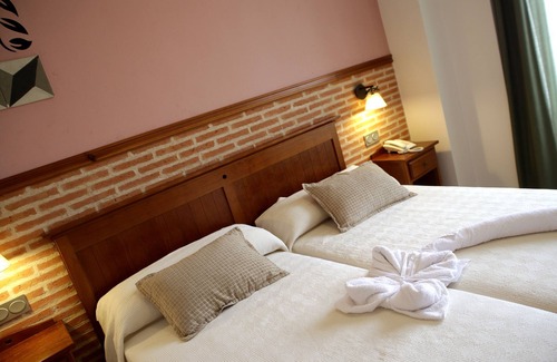 Santa Cruz De Mudela Hotel | Hotel Toral