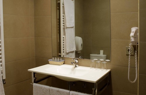 Santa Cruz De Mudela Hotel | Hotel Toral
