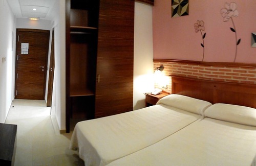 Santa Cruz De Mudela Hotel | Hotel Toral