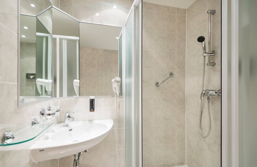 Prague 8 Hotel | Hotel Troja
