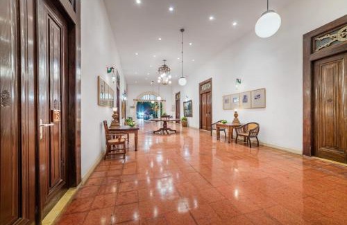 Blitar Hotel | Hotel Tugu Blitar