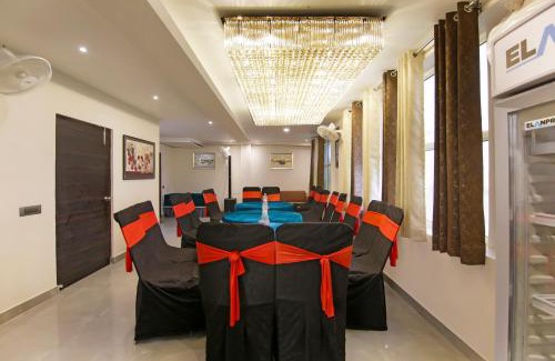Raj Nagar Hotel | Hotel TUNIGHT