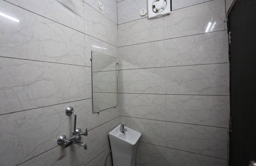 Delhi Hotel | Hotel Twamev Couple Friendly Laxmi Nagar