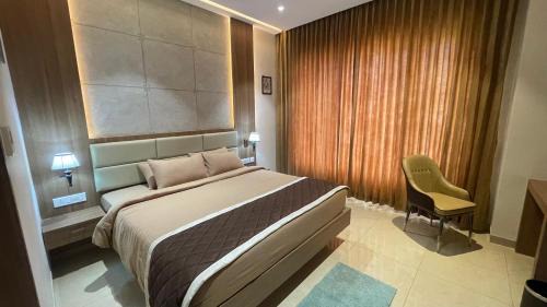 Sankagiri Hotel | HOTEL VAHINI GRAND