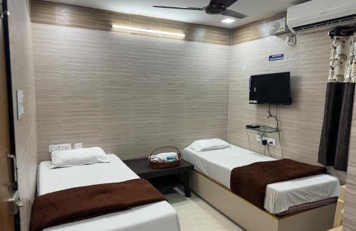 Rajahmundry Hotel | HOTEL VALLABHA RESiDENCY