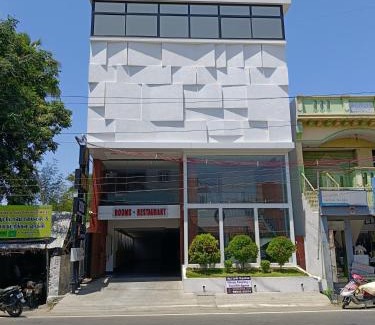 Tiruchengode Hotel | HOTEL VARDHA Inn