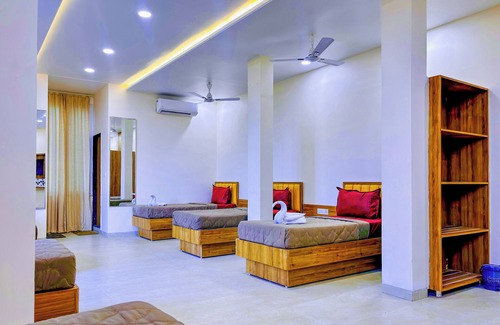 Sohagpur Hotel | Hotel Vatika Inn