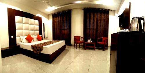 Jadrangal Hotel | Hotel Vatika - the riverside resort