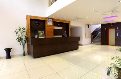 Jadrangal Hotel | Hotel Vatika - the riverside resort
