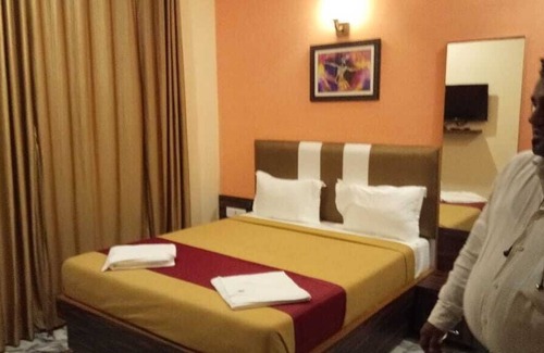 Badlapur Hotel | Hotel Venkey's