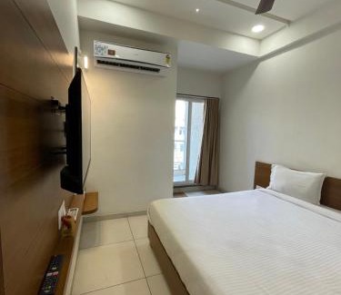 Veraval Hotel | HOTEL VENUS