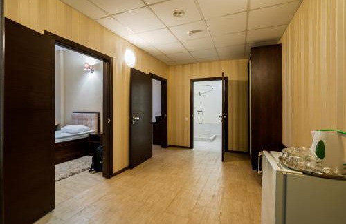 Petropavlivs'ka Borshchahivka Hotel | Hotel Verhovina