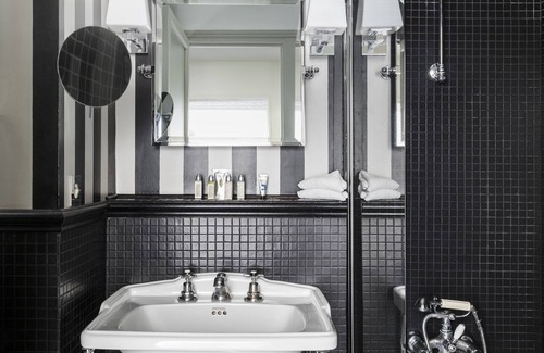 Saint-Thomas-d'Aquin Hotel | Hotel Verneuil