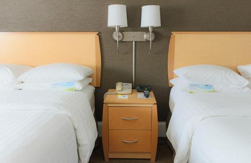 Lake View East Hotel | Hotel Versey Chicago Lincoln Park