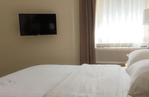 Lake View East Hotel | Hotel Versey Chicago Lincoln Park