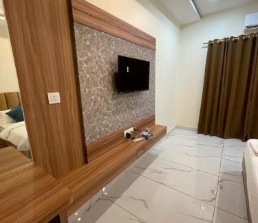 Govardhan Hotel | HOTEL VIEW