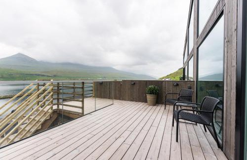 Streymoy Apartment | Hotel Vík - 3 BR Wellness Villas with Sauna, Jacuzzi & Panoramic Views