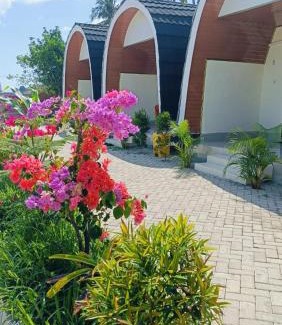 Sumbawa Hotel | Hotel Villa Beach Transit 2 & Whaleshark Tour