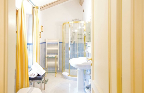 Monforte d'Alba Hotel | Hotel Villa Beccaris