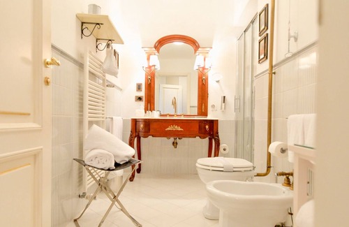 Monforte d'Alba Hotel | Hotel Villa Beccaris