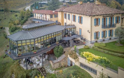 Monforte d'Alba Hotel | Hotel Villa Beccaris
