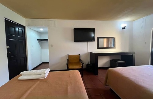 Morelia Hotel | Hotel Villa Capri, 2 camas dobles 4 Huéspedes