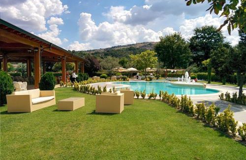 Castropignano Hotel | Hotel Villa d'Evoli