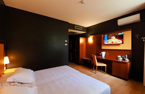 Oleggio Hotel | Hotel Villa Delle Rose - Malpensa