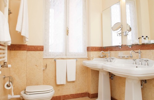 Folignano Hotel | Hotel Villa Pigna