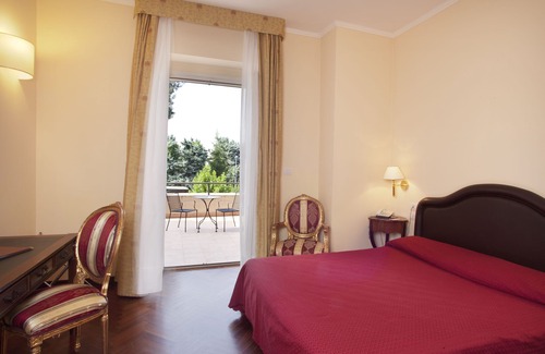 Folignano Hotel | Hotel Villa Pigna