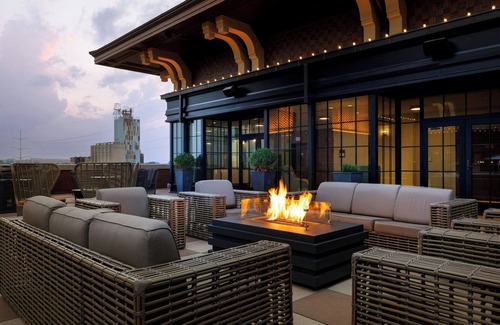 Historic Downtown Grapevine Hotel | Hotel Vin, Autograph Collection