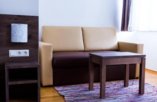 Ottensheim Hotel | Hotel Vinothek Schwarzer Adler