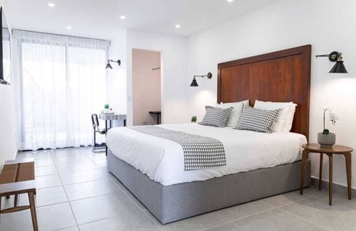 Santiago Hotel | HOTEL VISTA LAGO