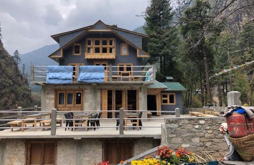 Namche Bazaar House | Hotel waterfall