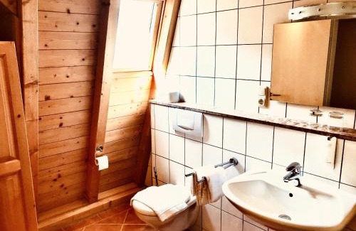 Poltersdorf Hotel | Hotel Weingut Dehren