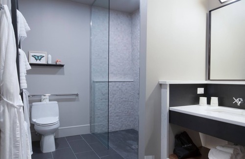 Farmville Hotel | Hotel Weyanoke