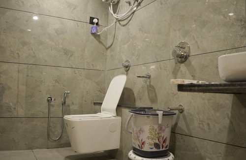 Palanpur Hotel | Hotel White Fortune