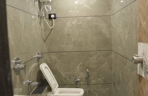 Palanpur Hotel | Hotel White Fortune