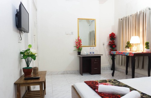 Dhaka Hotel | Hotel White House International Residential, Couple Room - AC