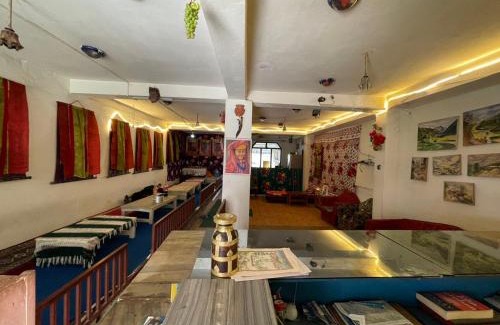 Gosainkund Hotel | Hotel white palace