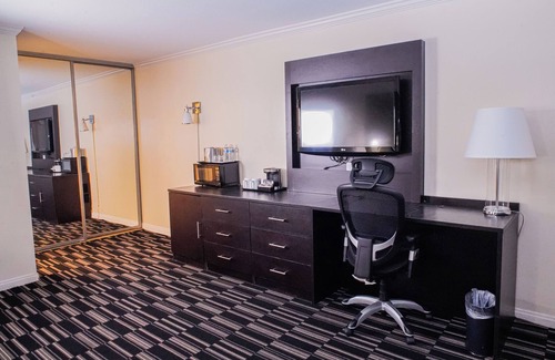 San Jose Hotel | Hotel with 150+ rooms less than 2 miles from the San Jose International Airport
