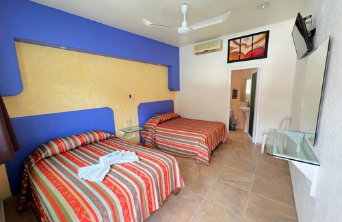 R Hotel | Hotel Xestalito