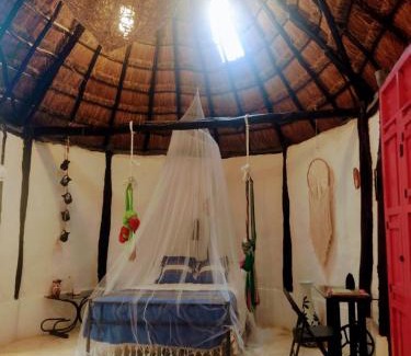 Izamal Hotel | Hotel y Museo Aldea Maya Toktli Orígenes - Suite La Casa Maya - Alberca, Wifi Starlink, Tour Museo