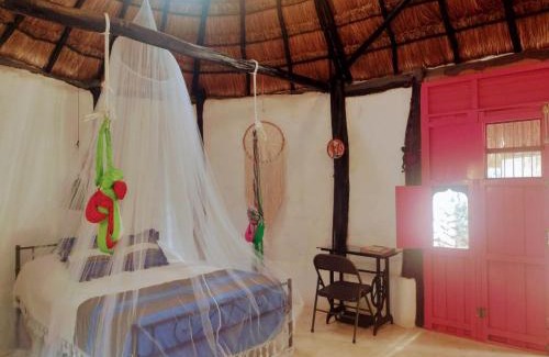 Izamal Hotel | Hotel y Museo Aldea Maya Toktli Orígenes - Suite La Casa Maya - Alberca, Wifi Starlink, Tour Museo