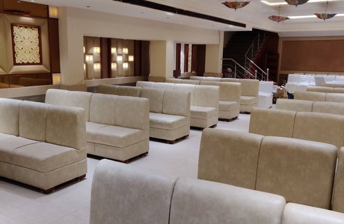 Jhansi Hotel | Hotel Yatrik
