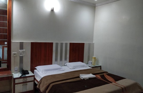 Jhansi Hotel | Hotel Yatrik