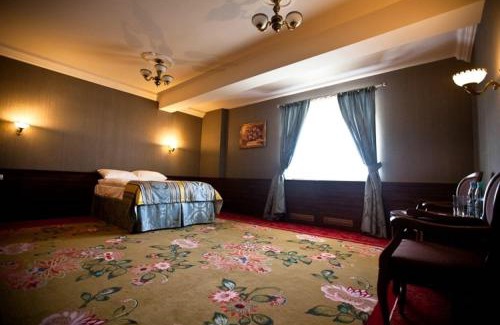 Majkow Duzy Hotel | Hotel Złoty Młyn Majków