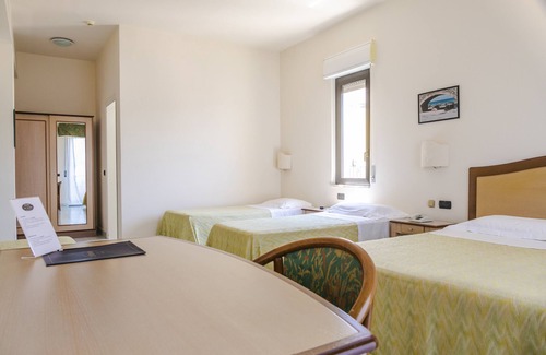 Canneto di Caronia Hotel | Hotel Za' Maria