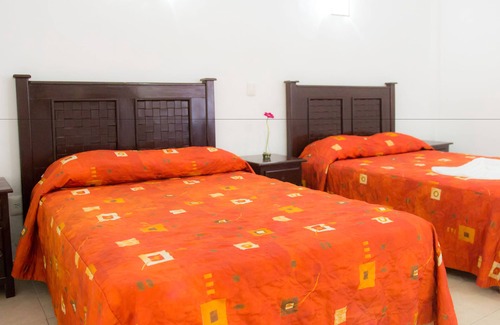 Lazaro Cardenas Hotel | Hotel Zirahuen