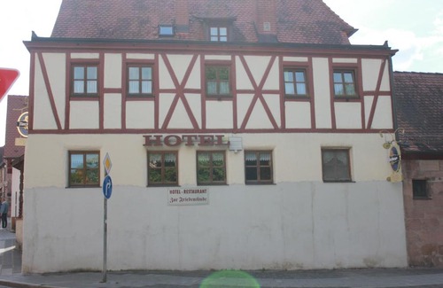 Mogeldorf Hotel | Hotel Zur Friedenslinde